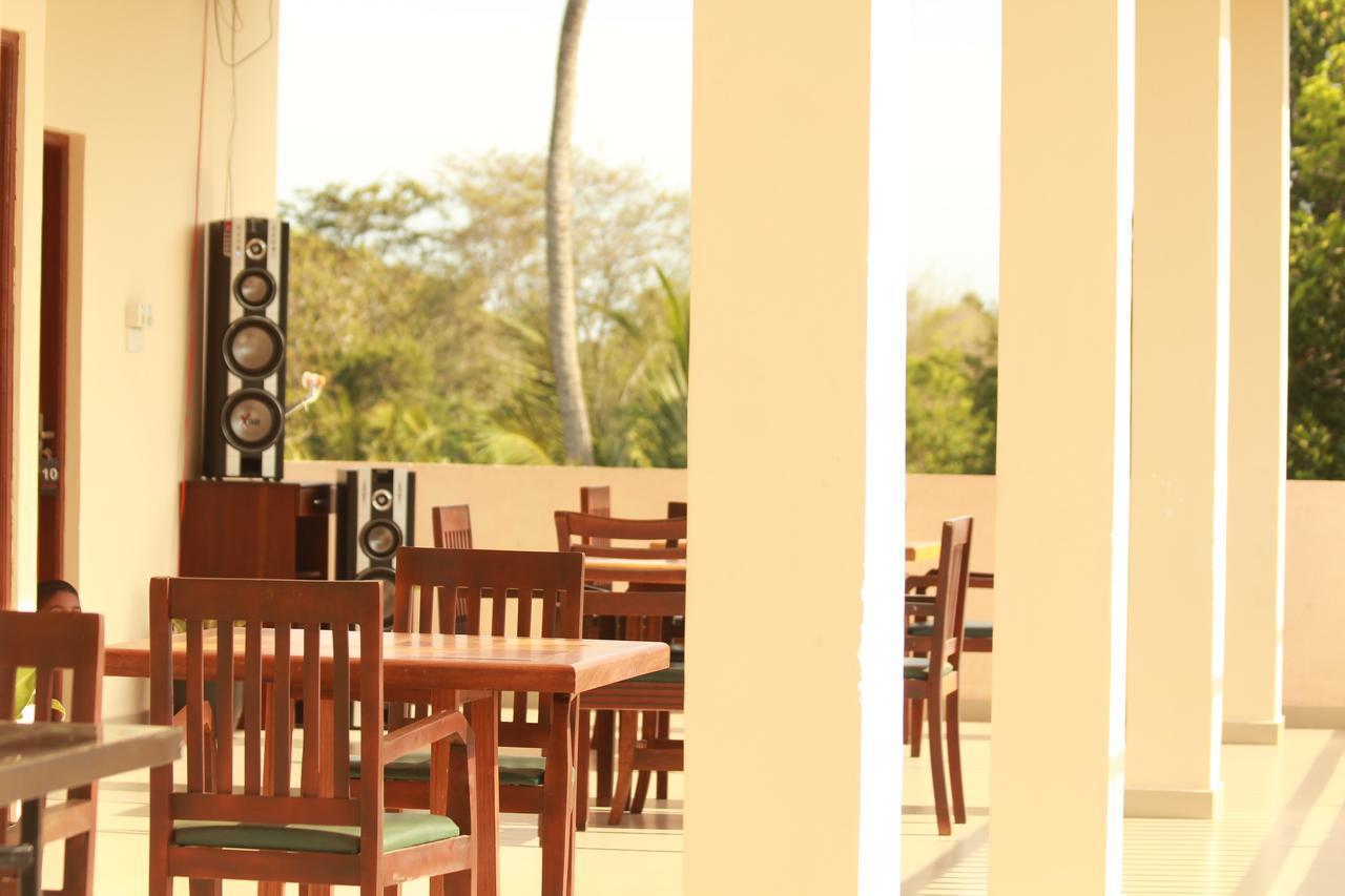 Pearl City Hotel Tissamaharama Eksteriør bilde
