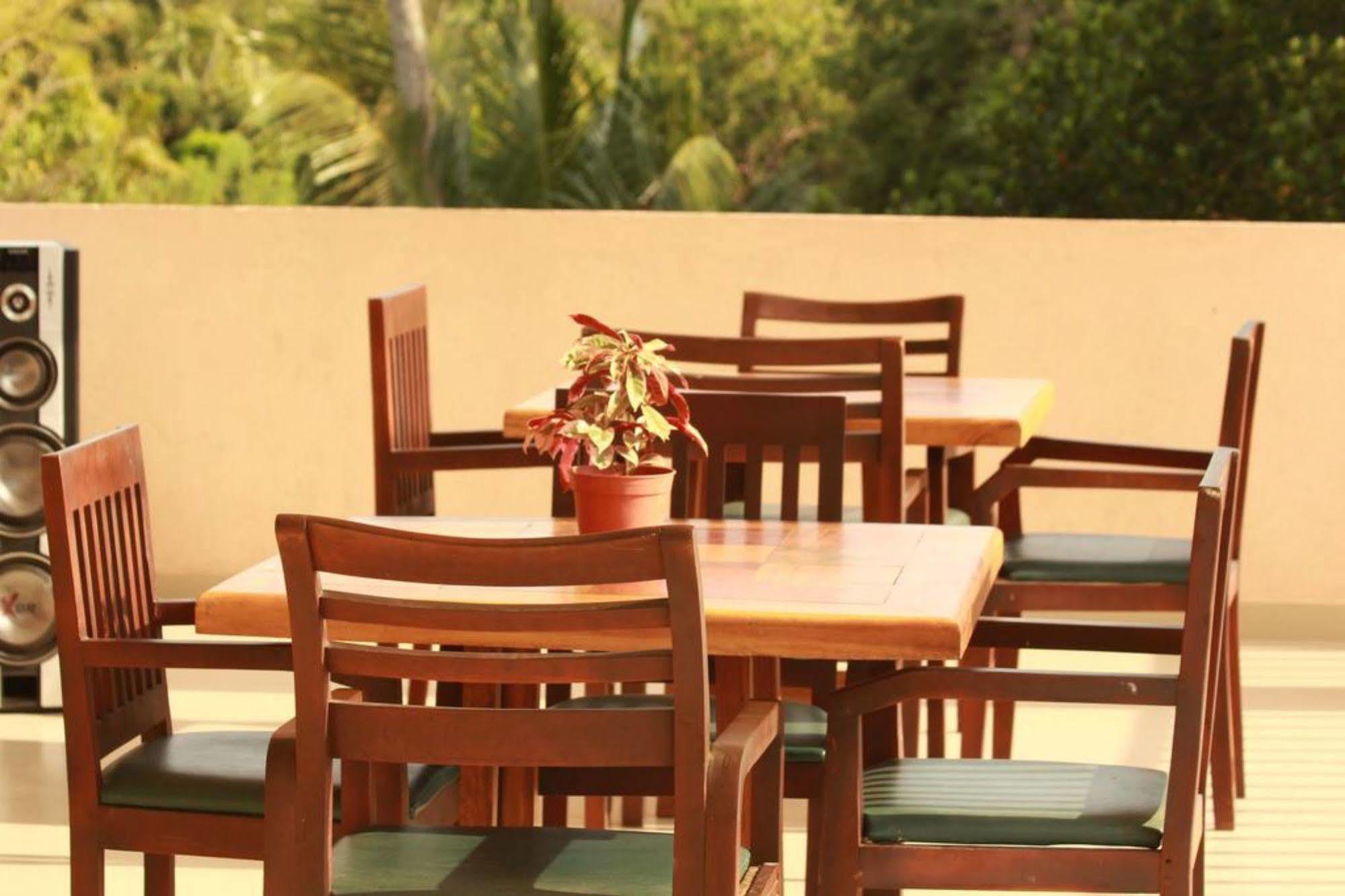 Pearl City Hotel Tissamaharama Eksteriør bilde