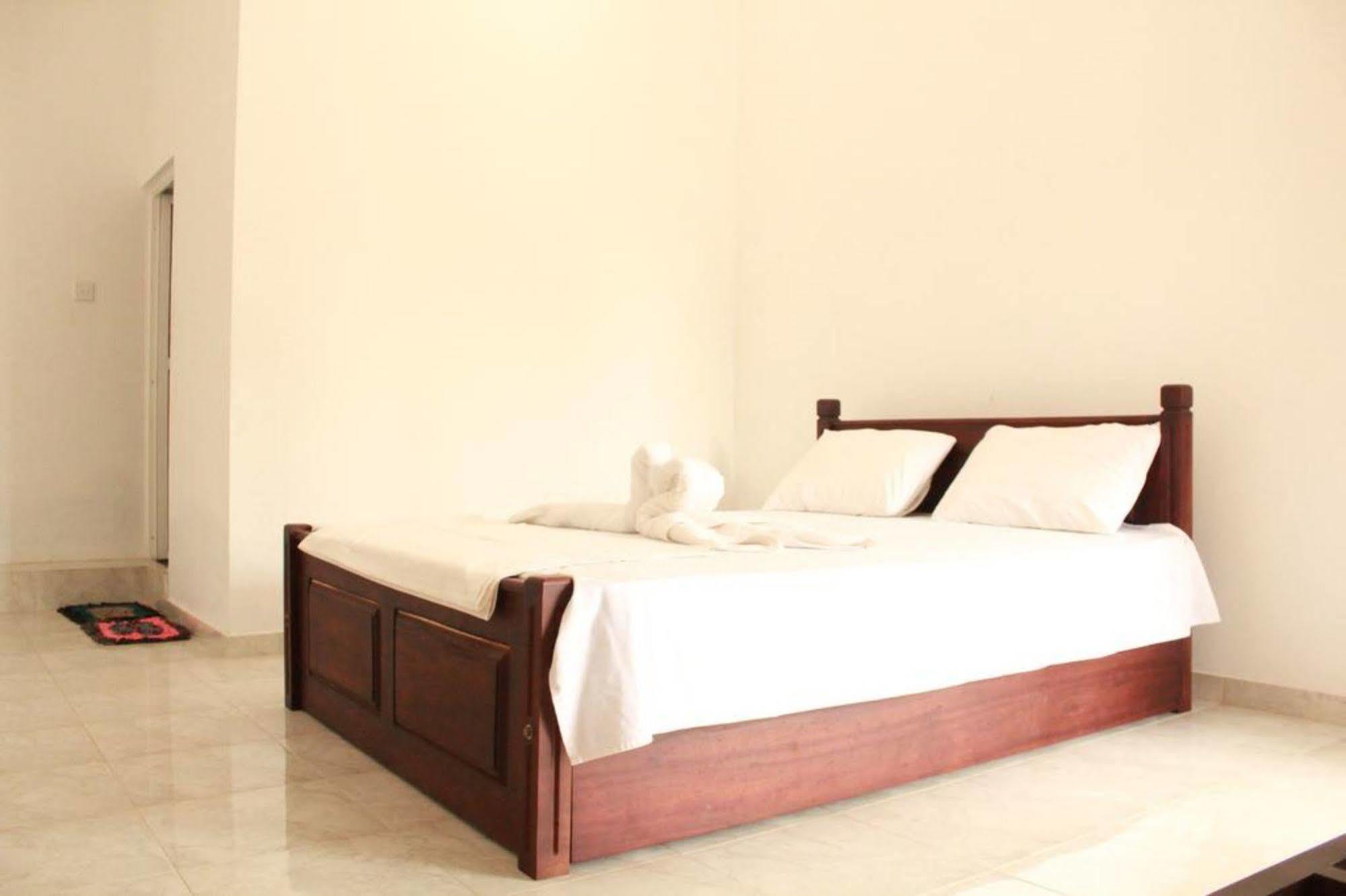 Pearl City Hotel Tissamaharama Eksteriør bilde