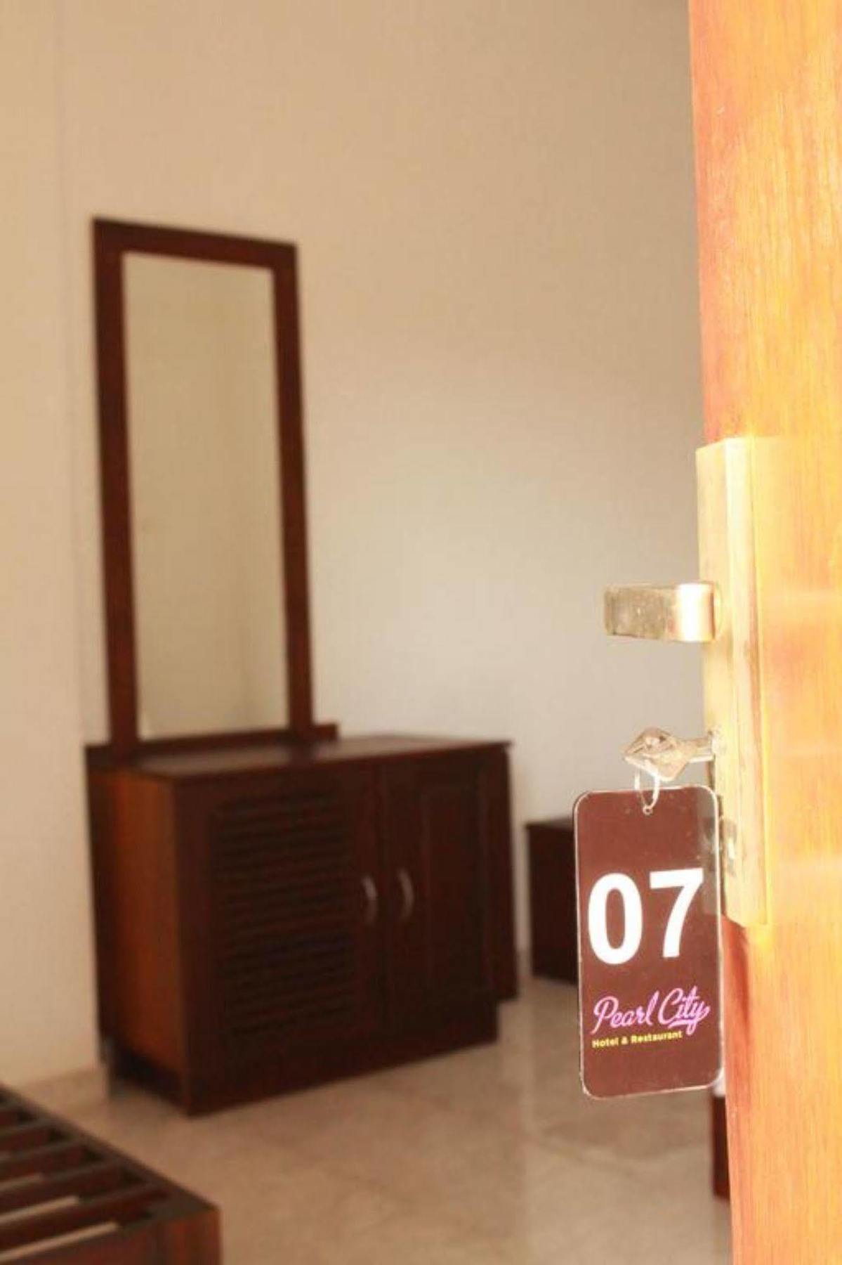 Pearl City Hotel Tissamaharama Eksteriør bilde
